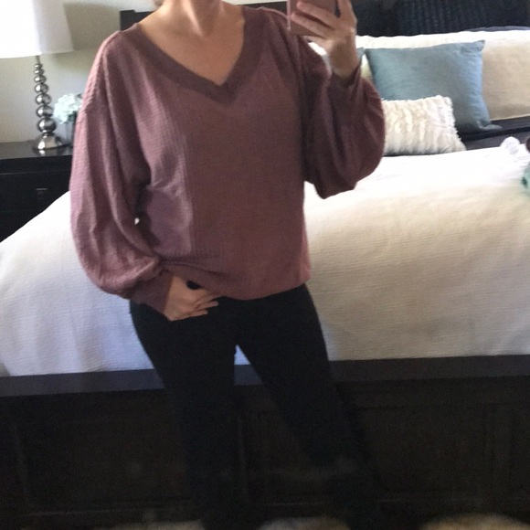 SOLD Marsala bubble sleeve v neck long sleeve top - Picture 4 of 8